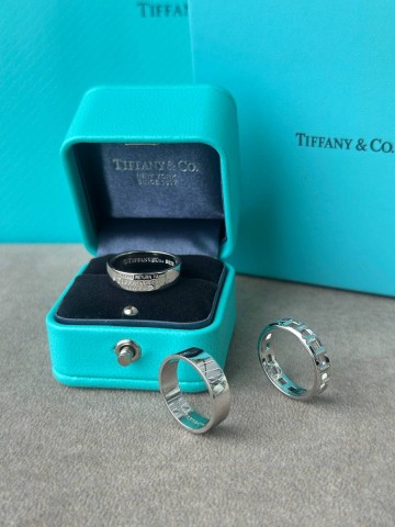 Tiffany & Co. кольцо справа #740963NU