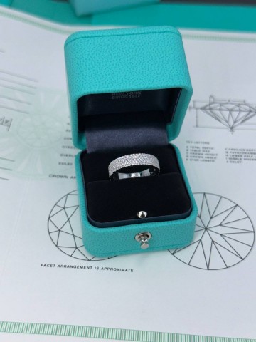 Tiffany & Co. кольцо #776826CI