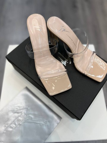 Giuseppe Zanotti сабо