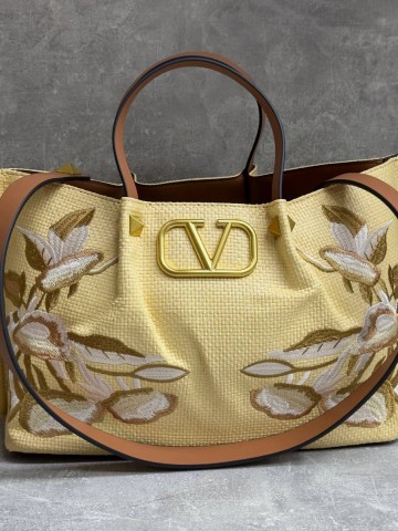 Valentino сумка #224240YV