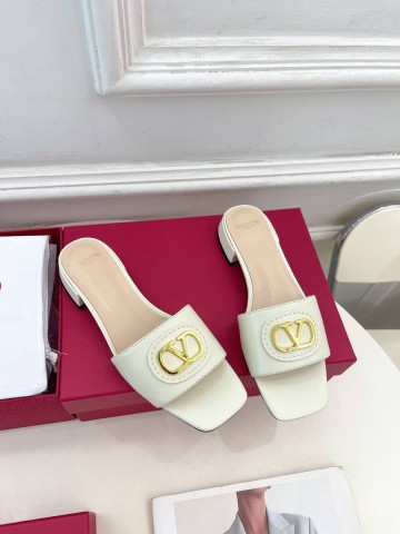 Valentino VLogo Signature шлепанцы #578918KG