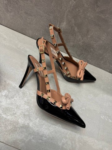 Valentino Rockstud Bow Slingback Pump In Patent Leather with Matching Studs туфли #310685XD