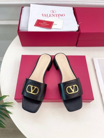 Valentino VLogo Signature шлепанцы #621573SB