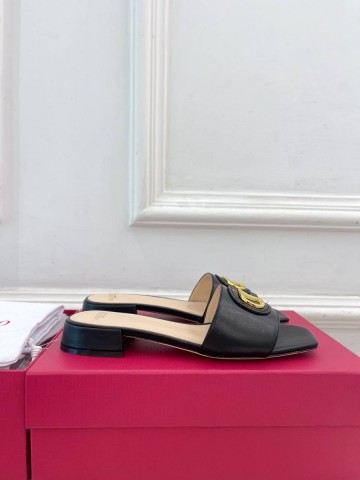 Valentino VLogo Signature шлепанцы #621573SB