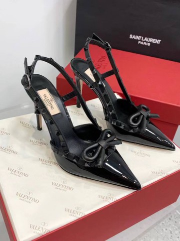 Valentino Rockstud Bow Slingback Pump In Patent Leather with Matching Studs туфли #428743PY