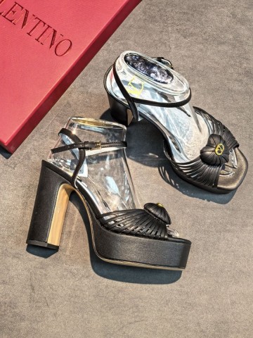 Valentino Coeur Royal босоножки #265472XF