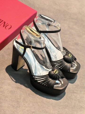 Valentino Coeur Royal босоножки #265472XF