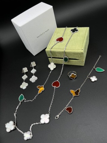 Van Cleef & Arpels кольцо #130072OR