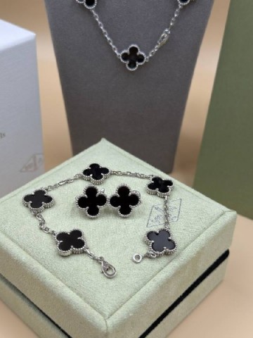 Van Cleef & Arpels браслет #159369PU