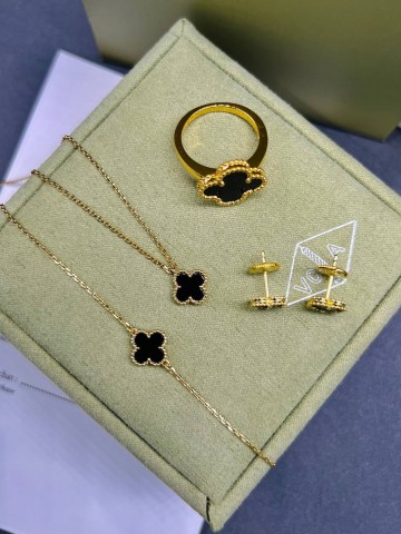 Van Cleef & Arpels серьги мини #160521QZ