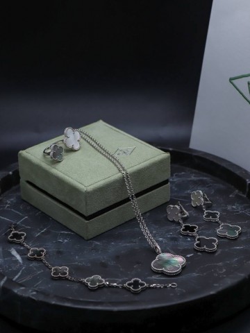 Van Cleef & Arpels браслет #164794TZ