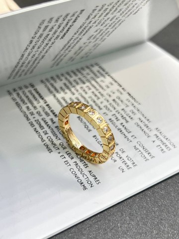 Van Cleef & Arpels кольцо #208318ZX