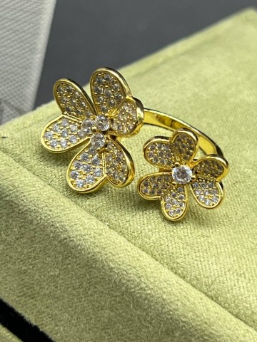 Van Cleef & Arpels кольцо #270062TS