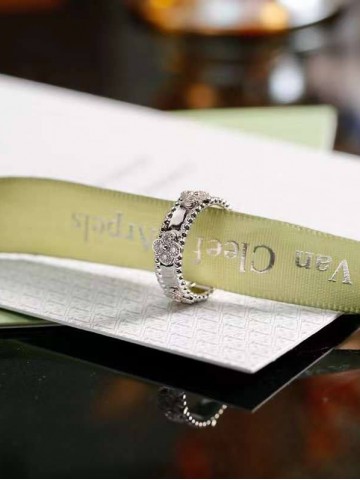 Van Cleef & Arpels кольцо #393773HD