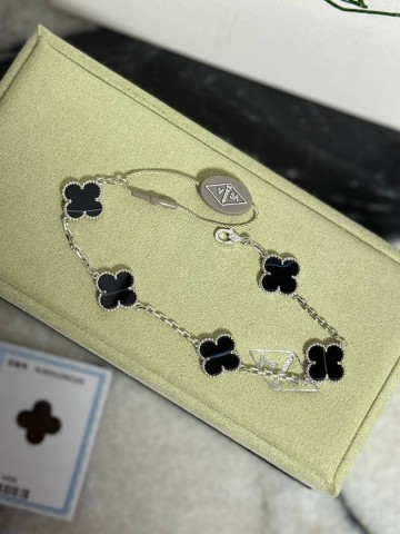 Van Cleef & Arpels браслет #530357XC