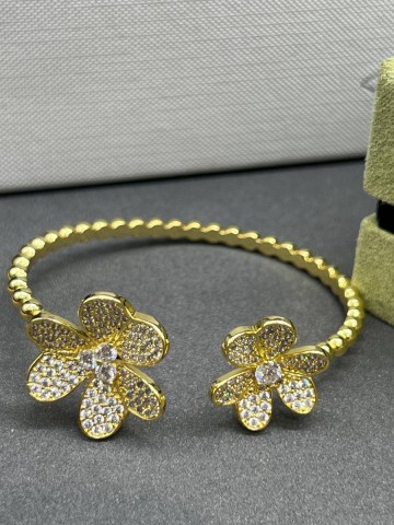 Van Cleef & Arpels браслет #559797HB