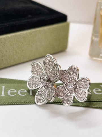 Van Cleef & Arpels кольцо #576591AC