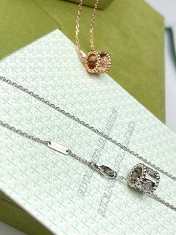 Van Cleef & Arpels подвеска #597608UD