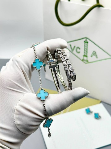 Van Cleef & Arpels браслет #661037OG