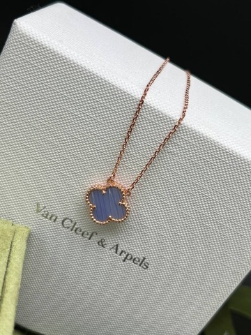 Van Cleef & Arpels подвеска #671089KG