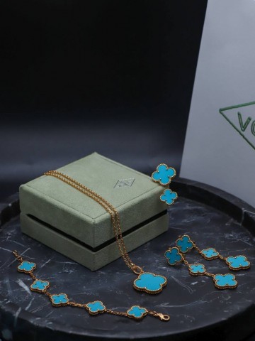 Van Cleef & Arpels кольцо #689270XA