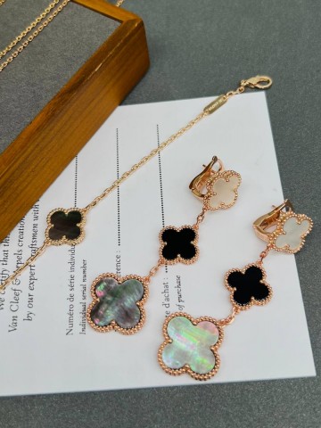 Van Cleef & Arpels браслет #739943ZJ