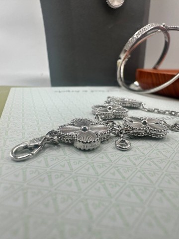 Van Cleef & Arpels браслет #752779XI