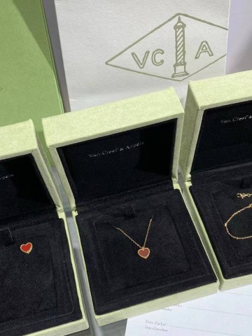 Van Cleef & Arpels подвеска #825723LW
