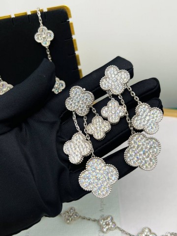 Van Cleef & Arpels серьги #833885UD
