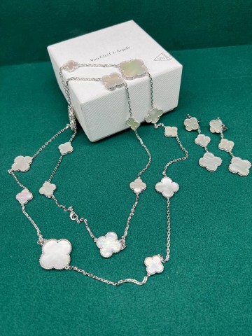 Van Cleef & Arpels Колье #838881SQ