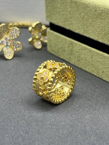 Van Cleef & Arpels кольцо #844736ZO