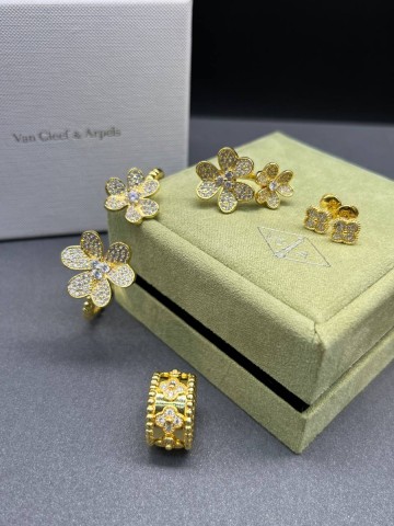Van Cleef & Arpels кольцо #844736ZO