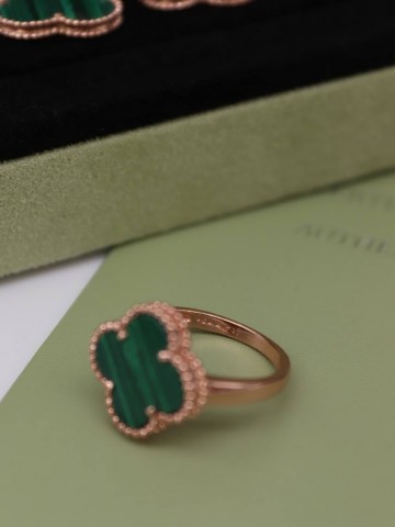 Van Cleef & Arpels кольцо #895767BN