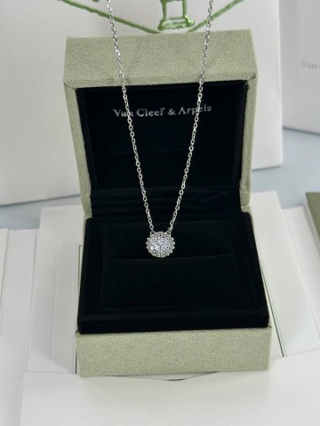 Van Cleef & Arpels Perlee кулон #960590IE