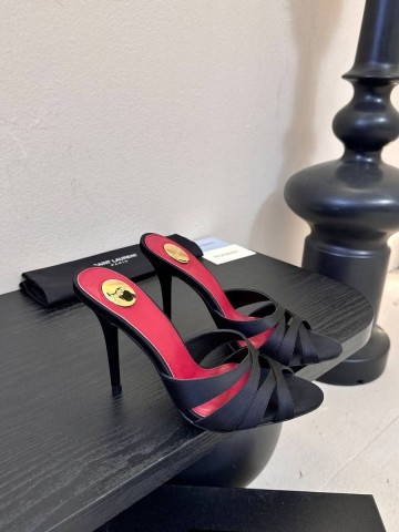 Yves Saint Laurent сабо #656911TH