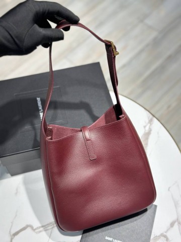 Yves Saint Laurent LE 5 À 7 Small сумка #169038ZU
