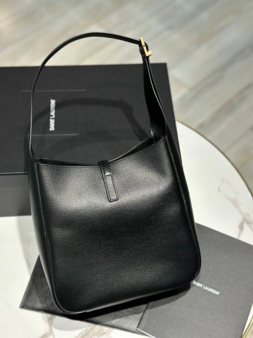 Yves Saint Laurent LE 5 À 7 Small сумка #606560YD