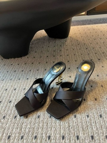 Yves Saint Laurent сабо #671278IP