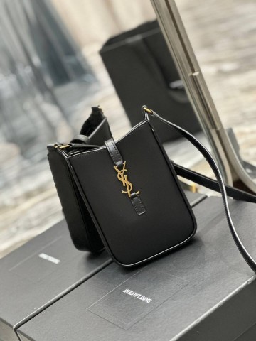 Yves Saint Laurent сумка #819479ZE