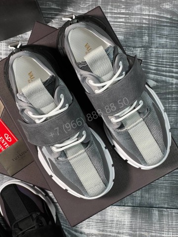 Кроссовки Valentino