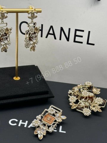 Брошь CHANEL маленькая