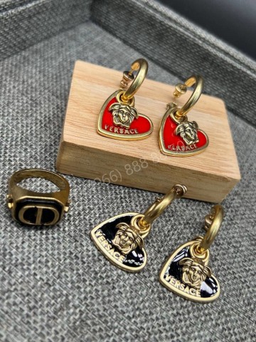 Серьги Versace