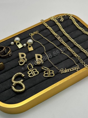 Серьги Balenciaga