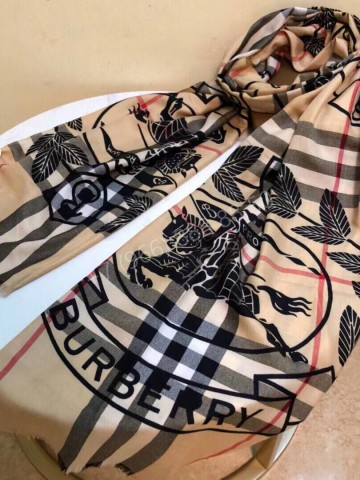 Шарф Burberry