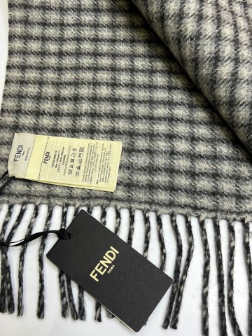 Шарф Fendi