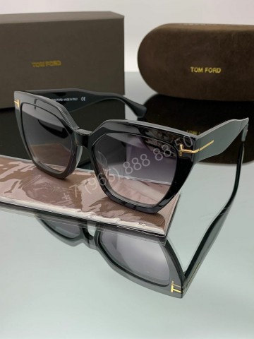 Солнцезащитные очки Tom Ford