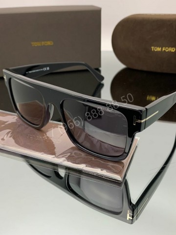Солнцезащитные очки Tom Ford