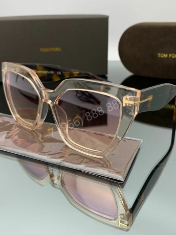 Солнцезащитные очки Tom Ford