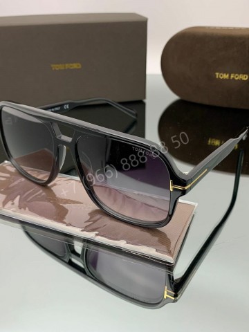 Солнцезащитные очки Tom Ford