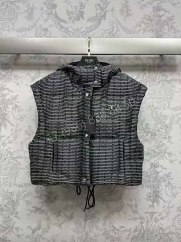 Пуховик Prada